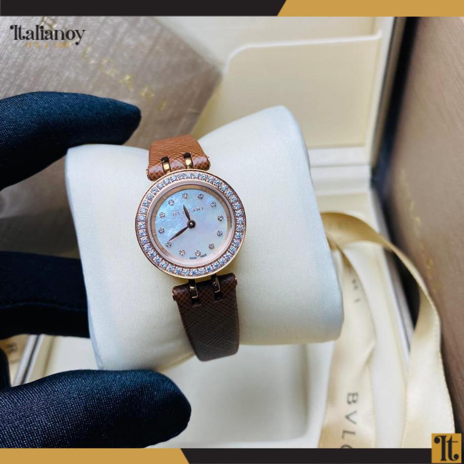 LVCEA Watch With Stainless Steel Gold