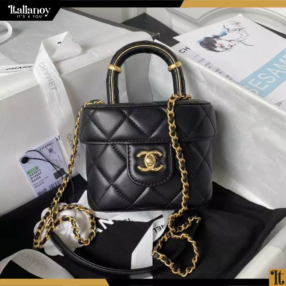 Chanel bag black