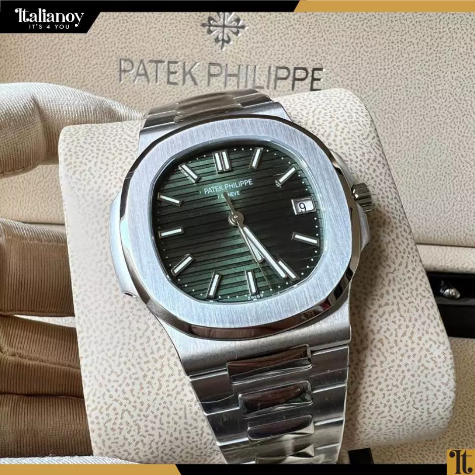 Patek Philippe Aquanaut Self-Winding Silver-Green
