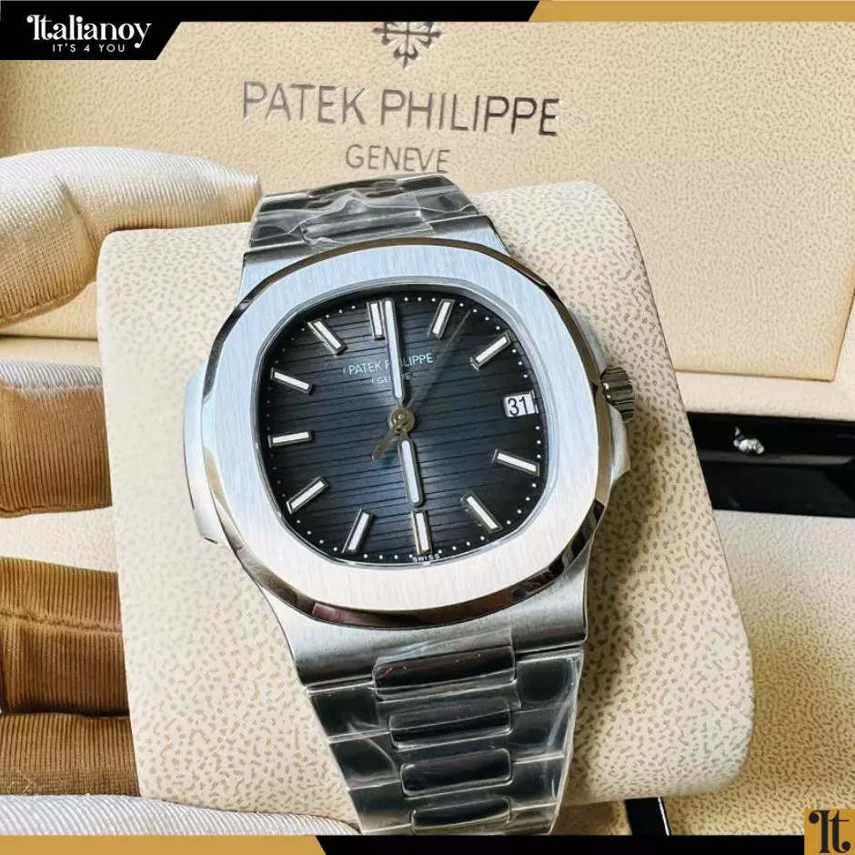 Patek Philippe Aquanaut Self-Winding Silver-Dark Blue