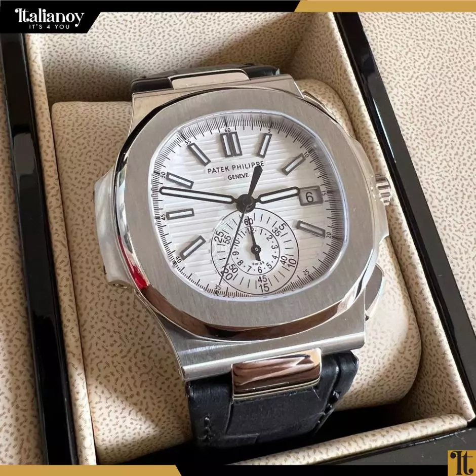 Patek Philippe Aquanaut Self-Winding Silver-White