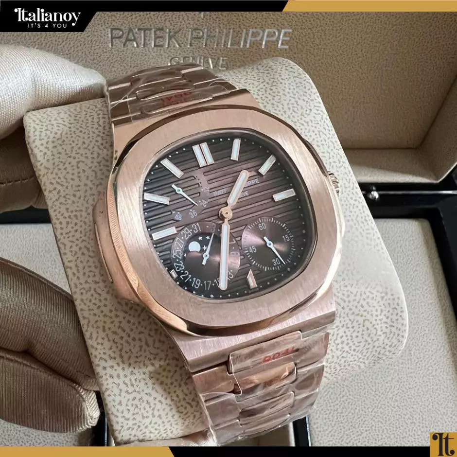 Patek Philippe Aquanaut Self-Winding Rose Gold-Brown