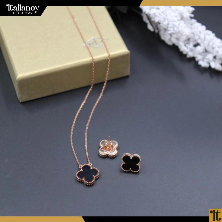 )Van Cleef Black( Necklace - Earring