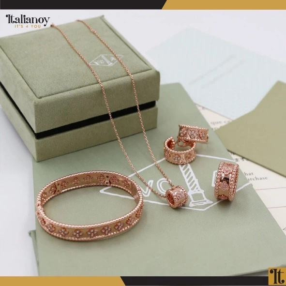 Van Cleef & Arpels Full Rosegold Set