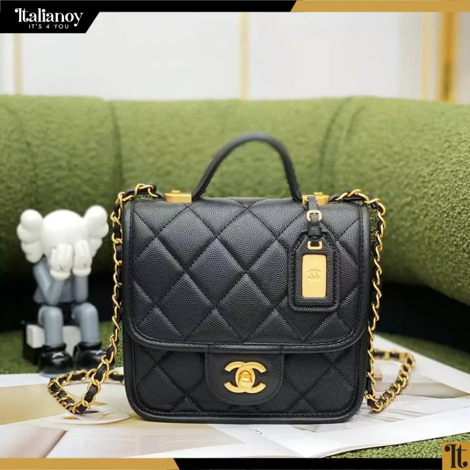 SMALL FOLD-OVER BAG WITH A TOP HANDLE