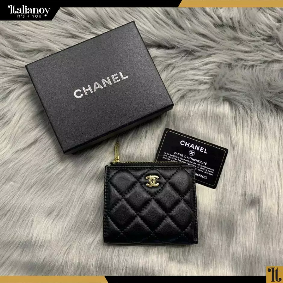 Chanel card holder l...