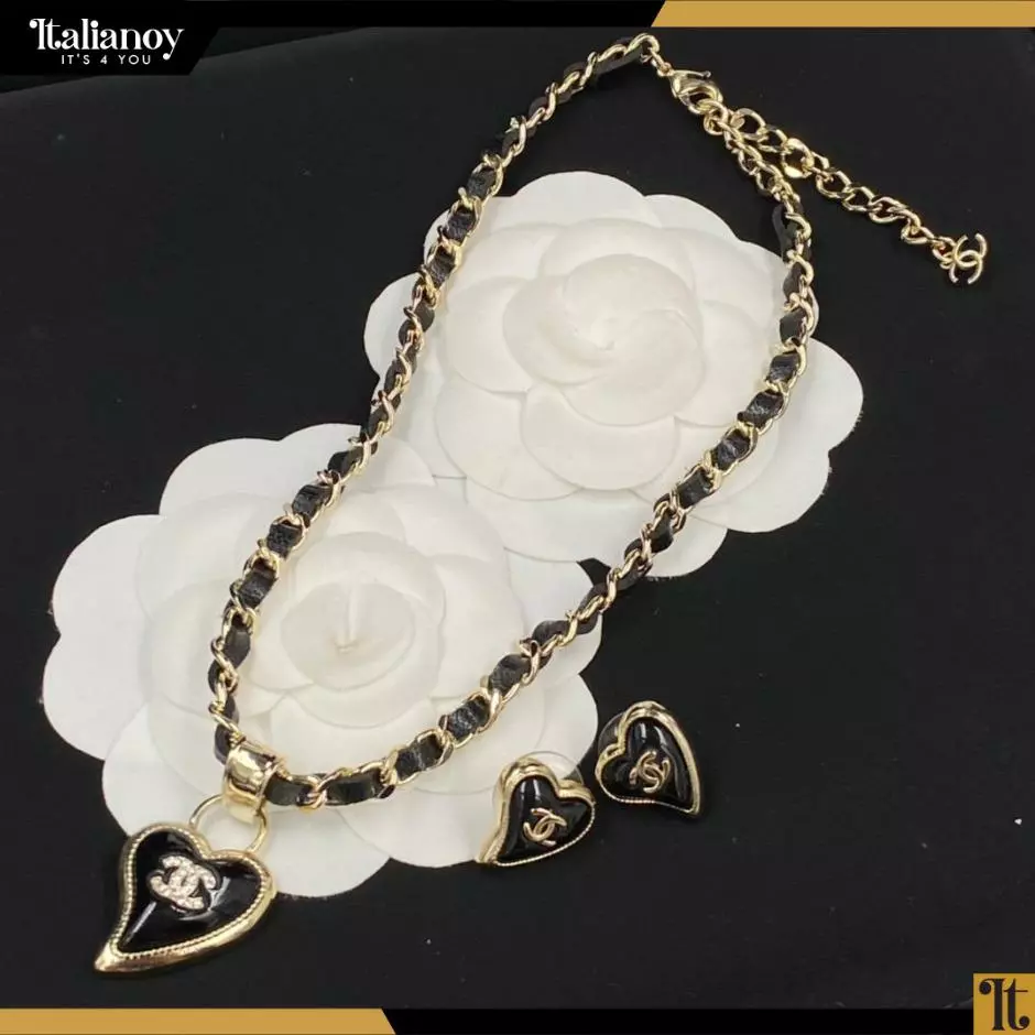 CHANEL CC Wooden Heart Chain Link Necklace