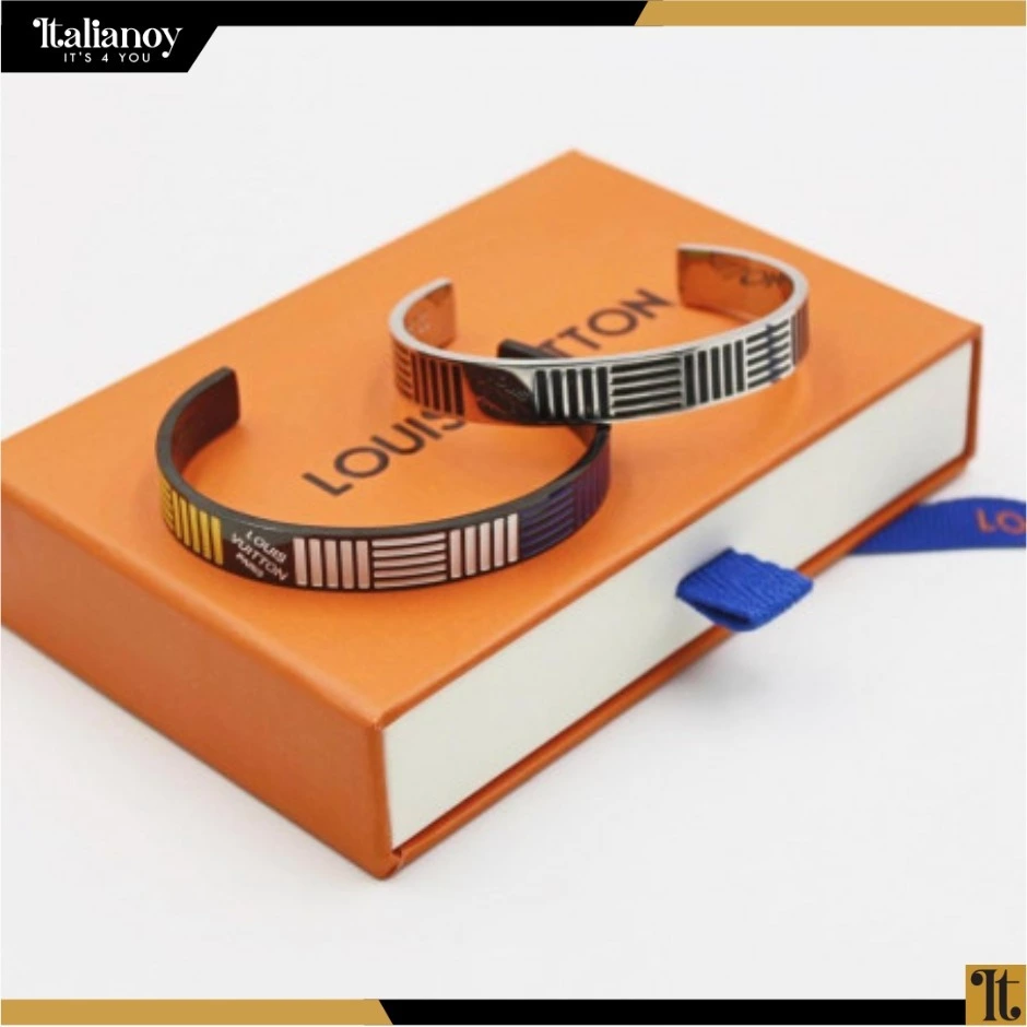 LOUIS VUITTON  Cuff...