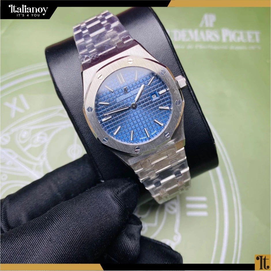 Audemars Piguet - Unworn Royal Oak Blue Dial