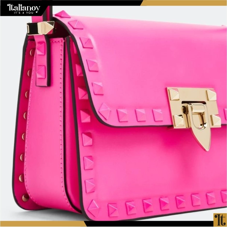 ROCKSTUD23 SMOOTH CALFSKIN SHOULDER BAGPINK PP