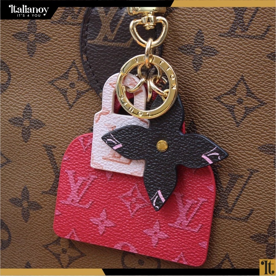 Illustre Alma Keyring