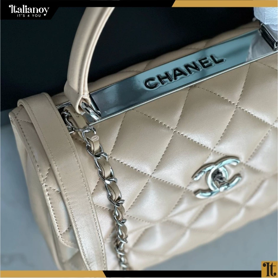 CHANEL Medium Flap Bag Lambskin With Gold Hardwar beige