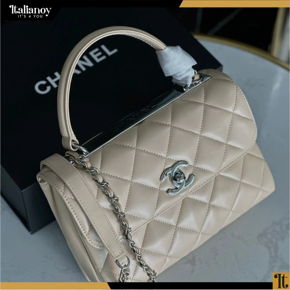 CHANEL Medium Flap Bag Lambskin With Gold Hardwar beige
