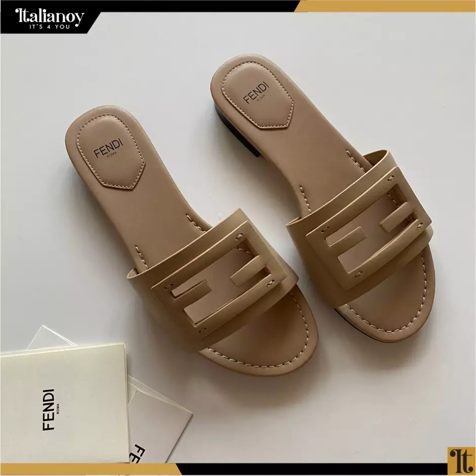 Baguette Beige leather slides