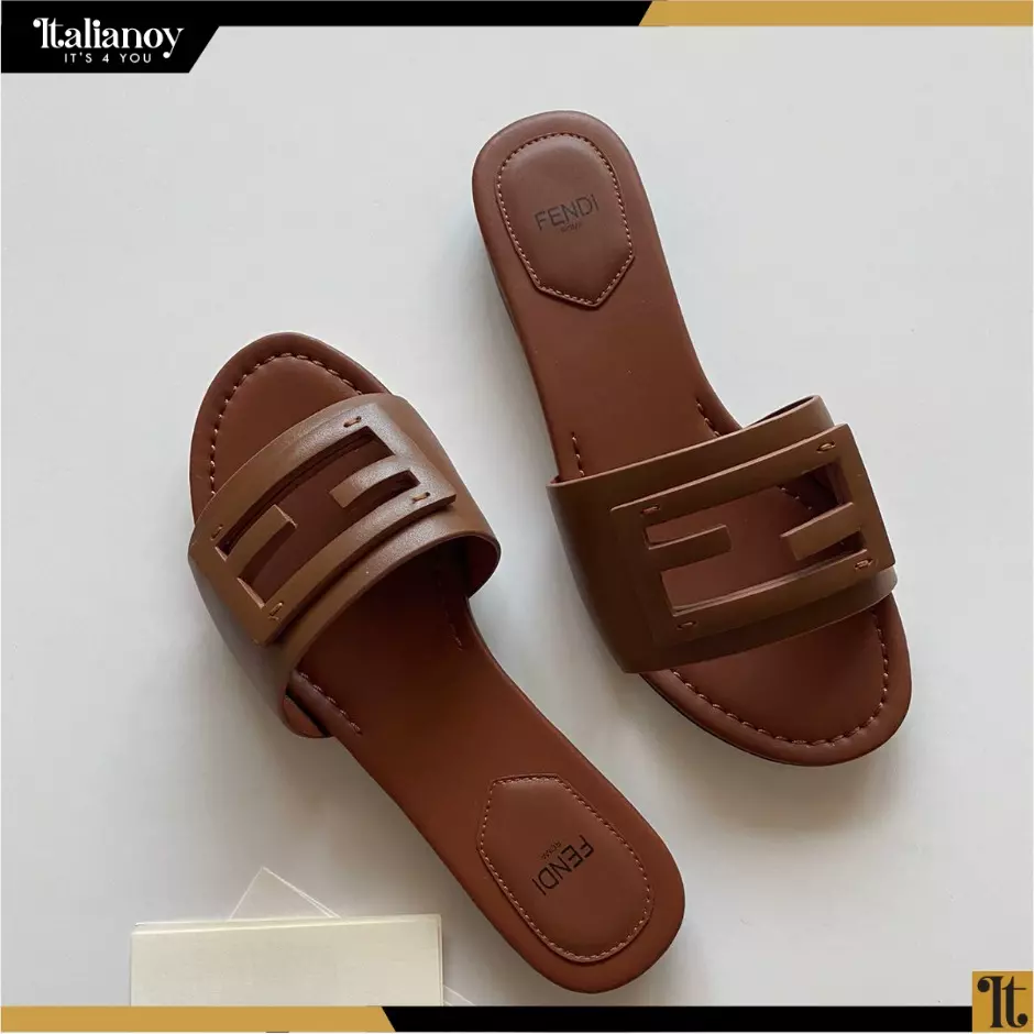 Baguette Brown leather slides