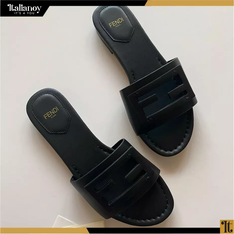 Baguette Black leather slides