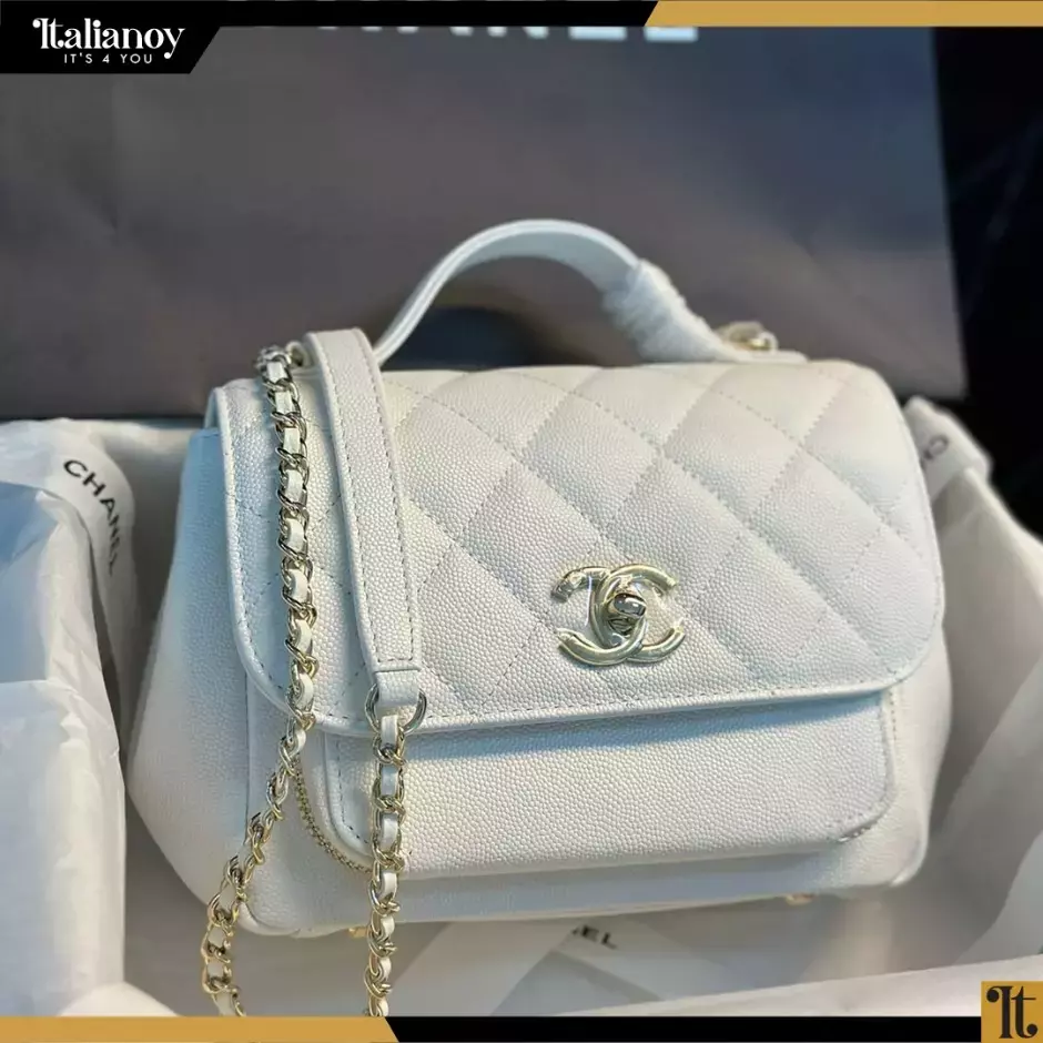 CHANEL 22B Mini Messenger Bag white