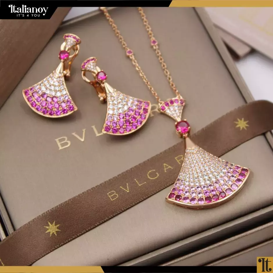 DIVAS’ DREAM NECKLAC...