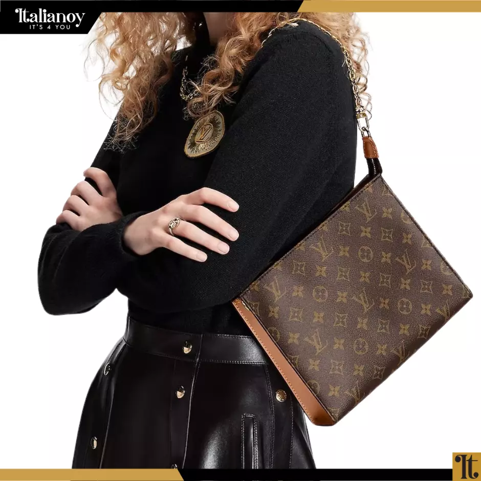Louis Vuitton poutch