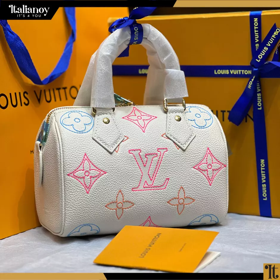 Vivienne Hawaii Chain Bag Charm